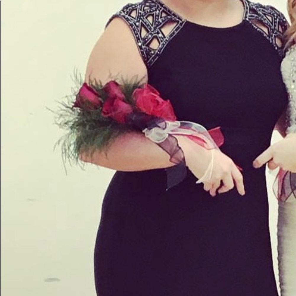 Black slim fitting prom dress